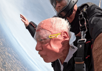 Stover Golf Club seniors’ captain raises £3,500 for NHS with daring skydive