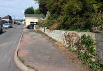 Teignmouth residents react to £20,000 pavement space